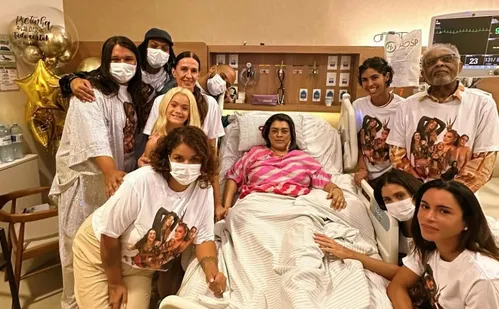 
          Imagem ilustrativa da imagem Preta Gil anuncia saída da UTI semanas após cirurgia que durou mais de 20 horas
          