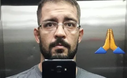 
          Imagem ilustrativa da imagem Professor de jiu-jítsu é morto a tiros ao buscar a filha na Serra
          