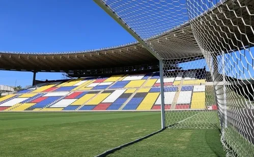 
          Imagem ilustrativa da imagem Quanto custa alugar o Estádio Kleber Andrade? Governo explica
          