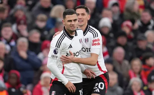 
          Imagem ilustrativa da imagem Quatro motivos que levaram Fulham a ignorar oferta do Palmeiras por Andreas
          