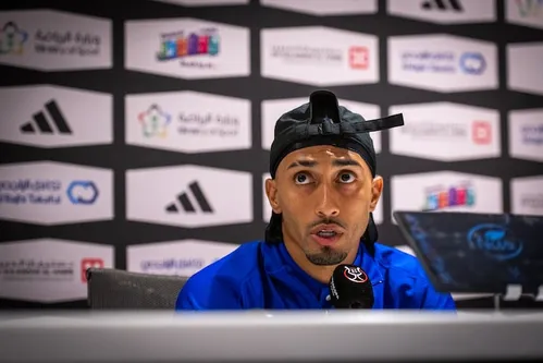 
          Imagem ilustrativa da imagem Raphinha é sincero sobre situação do Barcelona e não esconde receio: ‘Pensaria se seria melhor vir’
          