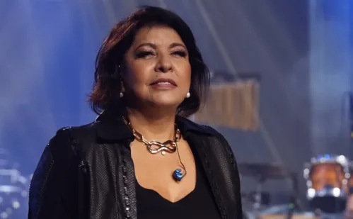 
          Imagem ilustrativa da imagem Roberta Miranda relembra crise familiar após revelar caso com mulher: 'Inferno'
          