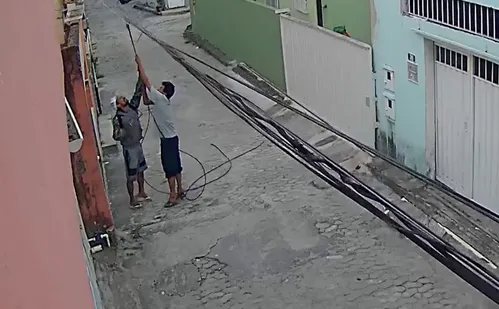 
          Imagem ilustrativa da imagem Roubo de fios e lixeiras vira prejuízo milionário na Grande Vitória
          