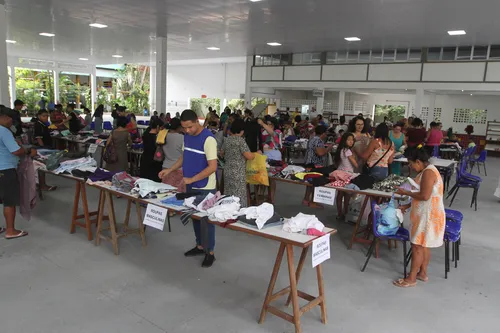 
          Imagem ilustrativa da imagem Roupas e brinquedos para famílias carentes na Serra
          