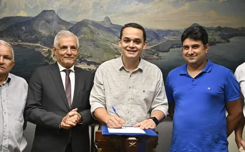 
          Imagem ilustrativa da imagem Sancionada Lei que declara a Casa d’Italia de utilidade pública
          