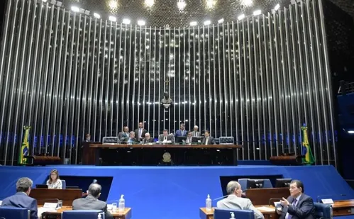 
          Imagem ilustrativa da imagem Senado aprova projeto que limita ganho do salário mínimo e muda regras do BPC
          