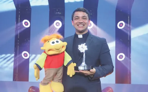 
          Imagem ilustrativa da imagem Show de luzes e apresentações de corais na Catedral de Vitória
          