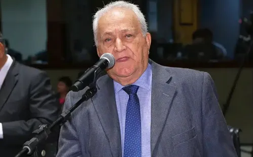 
          Imagem ilustrativa da imagem Prefeito de Cachoeiro comemora isenção de nova tarifa para setor de rochas
          