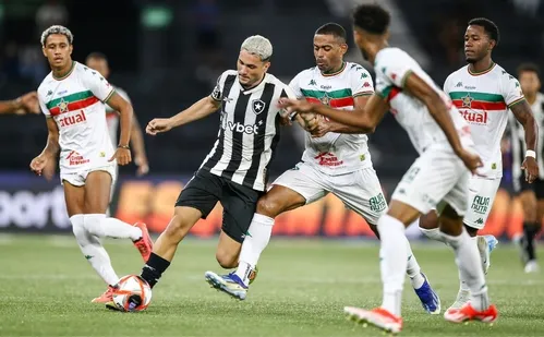 
          Imagem ilustrativa da imagem Time alternativo do Botafogo garante a primeira vitória no Carioca
          