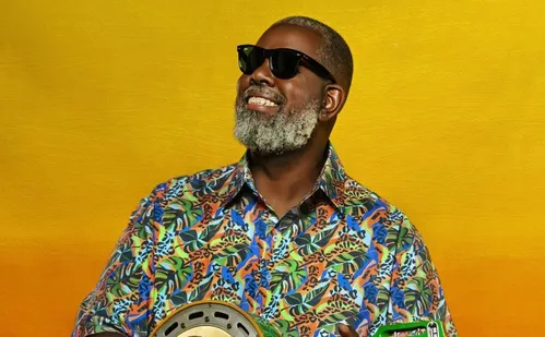 
          Imagem ilustrativa da imagem Três horas de samba com Péricles e convidados
          