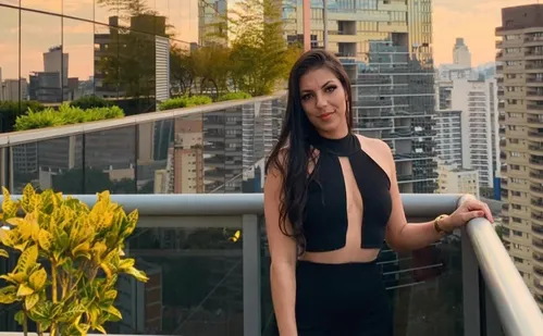 
          Imagem ilustrativa da imagem Turista morre baleada após motorista entrar por engano em comunidade no Rio
          