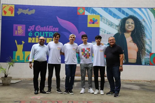 
          Imagem ilustrativa da imagem Unicap divulga lista de aprovados no vestibular 2025 em clima de celebração
          