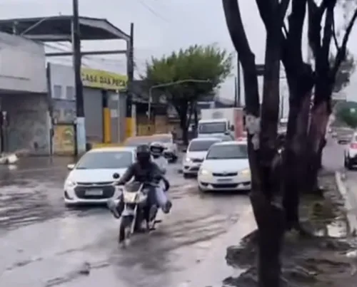 
          Imagem ilustrativa da imagem Vai continuar chovendo nesta terça-feira (14) em Pernambuco?
          