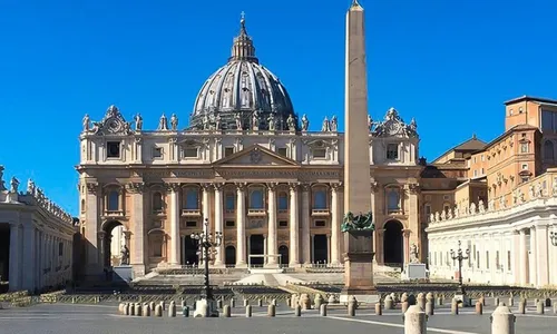 
          Imagem ilustrativa da imagem Vaticano permite que homens gays se tornem padres, desde que não façam sexo
          