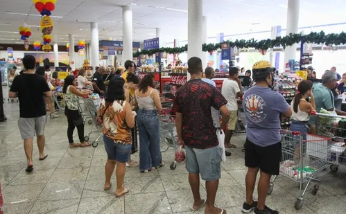 
          Imagem ilustrativa da imagem Veja o horário de funcionamento de lojas e supermercados na véspera de natal no ES
          