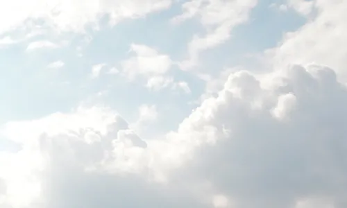 
          Imagem ilustrativa da imagem Verão começa com alerta de temporais no Sudeste
          