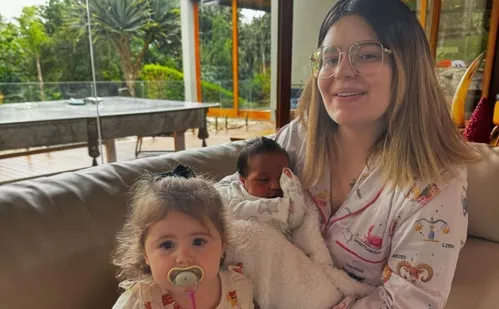 
          Imagem ilustrativa da imagem Viih Tube fala sobre saúde de Ravi e condena especulações: 'Não fez cirurgias'
          