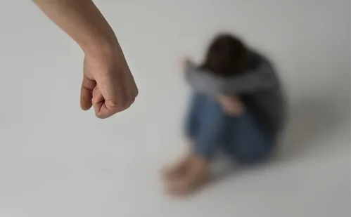 
          Imagem ilustrativa da imagem Violência entre pais e filhos no Estado assusta até a polícia
          