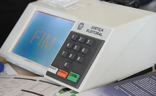 
          Imagem ilustrativa da imagem Violência política atinge recorde no Brasil em 2024, com média de 2 casos por dia
          