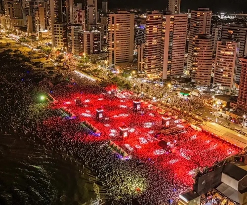 
          Imagem ilustrativa da imagem Virada Recife 2025 reúne 1,2 milhão de pessoas em quatro dias de celebração
          