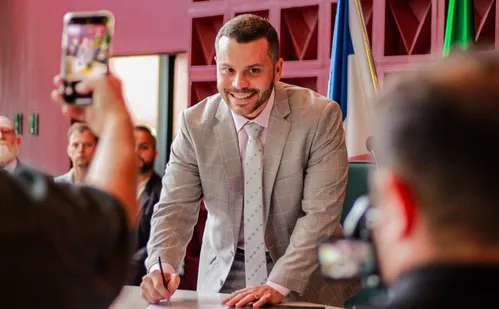 
          Imagem ilustrativa da imagem Wanderson quer hospital em Viana
          