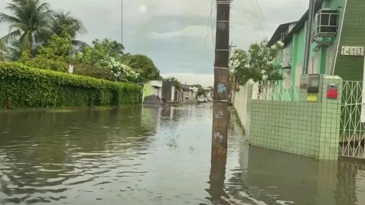 Imagem ilustrativa da imagem Madrugada e início da manhã de muita chuva na Região Metropolitana do Recife