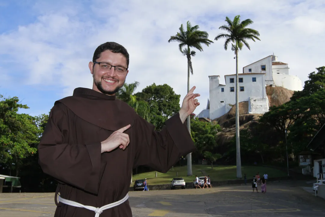 Imagem ilustrativa da imagem Aos 30 anos, novo guardião do Convento da Penha afirma: "Ser jovem não é pecado"