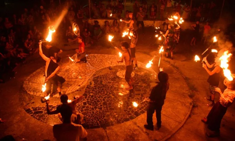 Imagem ilustrativa da imagem Do teatro ao baile: o que fazer no Grande Recife neste final de semana