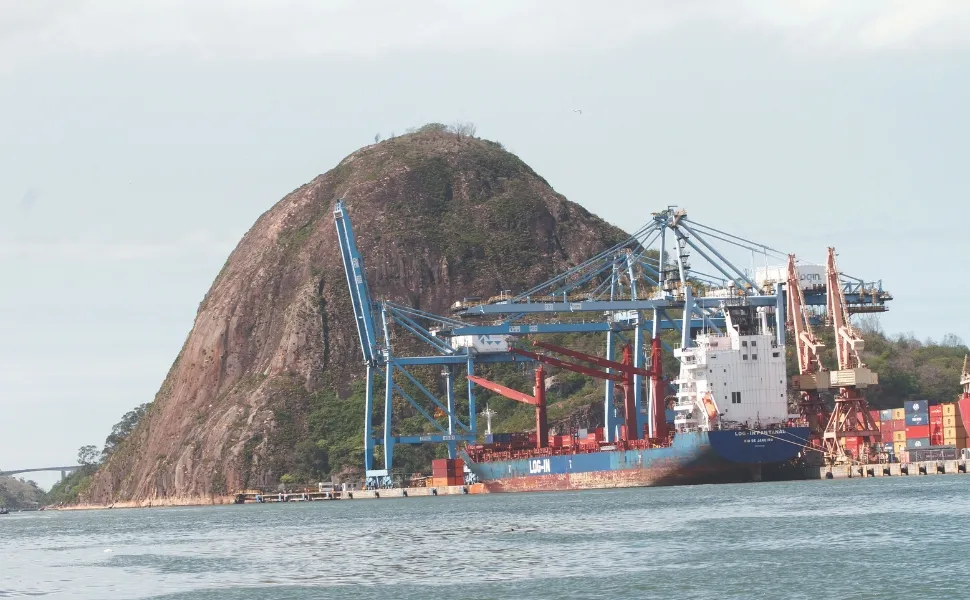 Imagem ilustrativa da imagem Dragagem nos Portos de Vitória e da Barra do Riacho