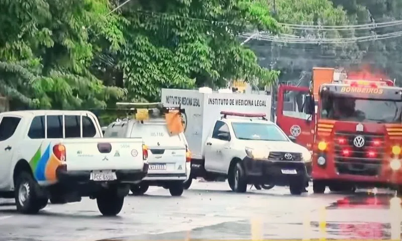 Imagem ilustrativa da imagem Homem morre de descarga elétrica em plena área central do Recife