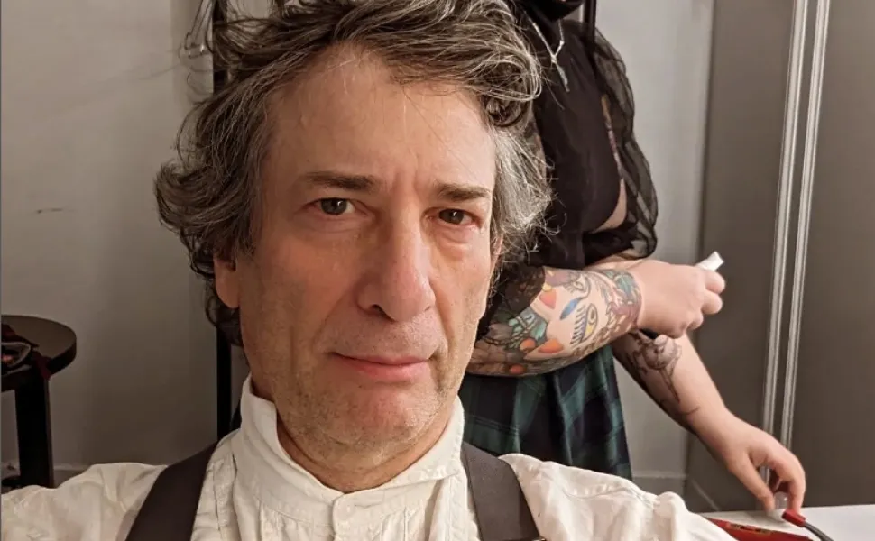 Imagem ilustrativa da imagem Neil Gaiman é judicialmente acusado de abuso e tráfico humano; entenda