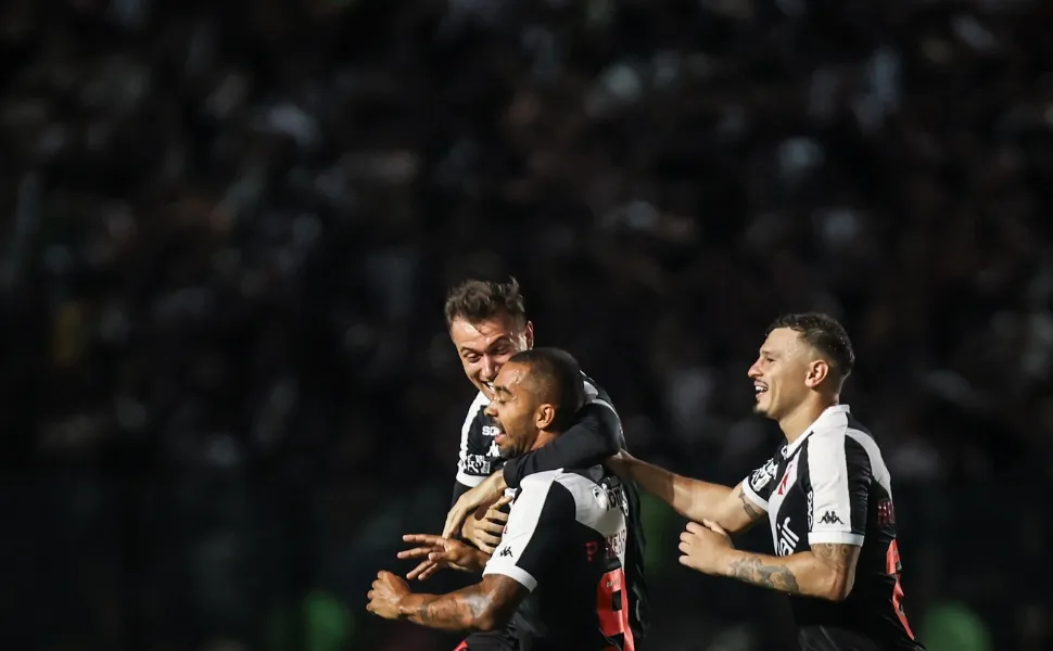 Imagem ilustrativa da imagem Paulo Henrique decide, Vasco supera o Maricá e é o único invicto do Carioca