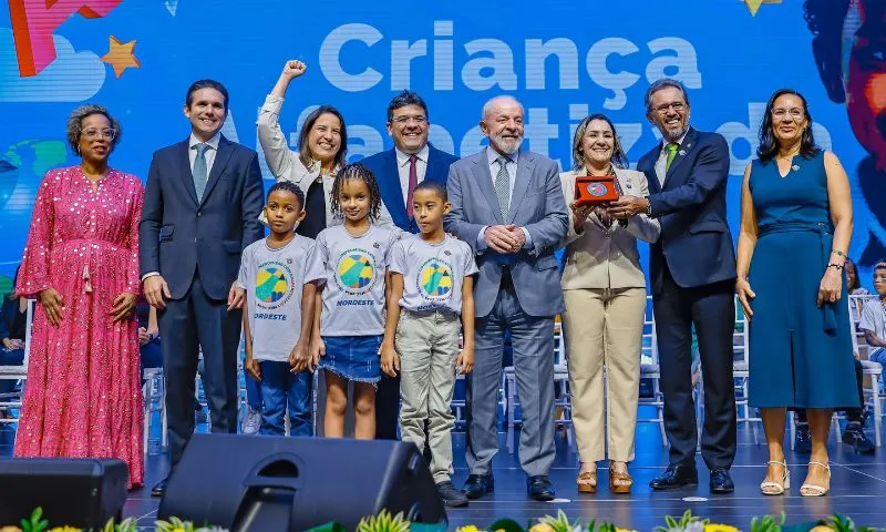 Imagem ilustrativa da imagem Pernambuco conquista selo ouro por avanço na alfabetização e supera taxa nacional