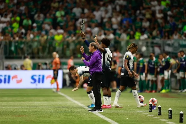 Imagem ilustrativa da imagem Ramón Díaz critica arbitragem do dérbi e garante Garro para próxima rodada do Paulistão