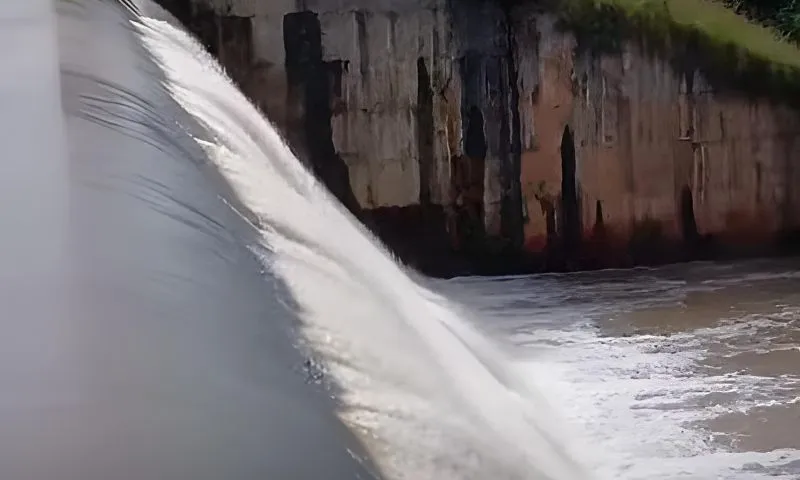 Imagem ilustrativa da imagem Rio Duas Unas, em Jaboatão, atinge cota de alerta e há risco de inundação