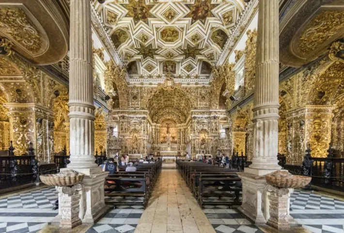 Imagem ilustrativa da imagem VÍDEO I Veja como era e como ficou teto de ‘igreja de ouro’ que desabou em Salvador