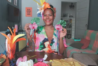 Imagem ilustrativa da imagem Aprenda a fazer um arco com flores e presilha de orquídea para curtir o Carnaval
