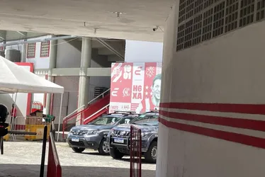 Imagem ilustrativa da imagem Artefato não identificado encontrado nos Aflitos horas antes do Clássico
