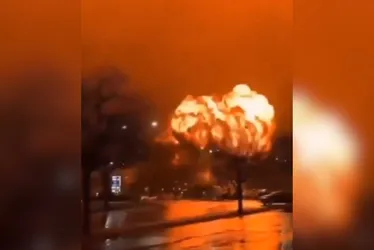 Imagem ilustrativa da imagem Avião com seis pessoas cai sobre casas, explode e causa incêndio nos EUA