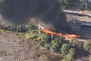 Imagem ilustrativa da imagem Vídeo mostra momento da queda de avião que deixou dois mortos em SP