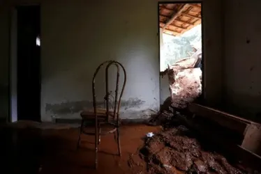 Imagem ilustrativa da imagem Brumadinho: atingidos cobram transparência de programa gerido pela FGV