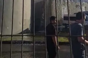 Imagem ilustrativa da imagem Caixa d'água de shopping em Vila Velha apresenta vazamento; veja o vídeo
