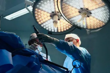 Imagem ilustrativa da imagem Cirurgia inédita para retirada de tumor cerebral é realizada no ES