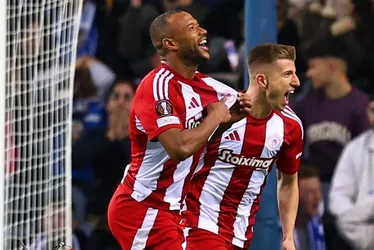 Imagem ilustrativa da imagem Com transmissão da TV Tribuna/Band, Olympiacos vence o Porto em Portugal