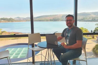 Imagem ilustrativa da imagem Empresas abrem 15 mil vagas para trabalho em home office