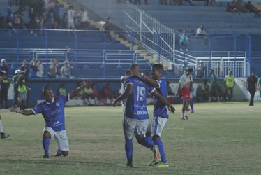 Imagem ilustrativa da imagem “Foi de lavar a alma”, celebra Edinho após goleada do Vitória no Capixabão