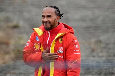 Imagem ilustrativa da imagem F1: Hamilton e Ferrari vencem sprint pela primeira vez
