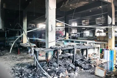 Imagem ilustrativa da imagem Idosos e adolescentes dormiam na fábrica quando fogo começou, relatam vítimas de incêndio no Rio