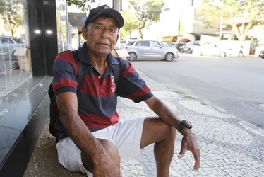 Imagem ilustrativa da imagem Leitores de todas as idades na torcida por TV de 55 polegadas