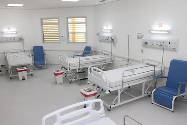 Imagem ilustrativa da imagem Médico relembra atendimento à própria mãe na UTI: "Maturidade profissional"
